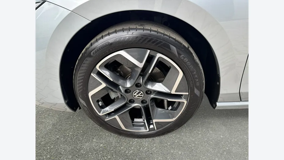VOLKSWAGEN Passat -