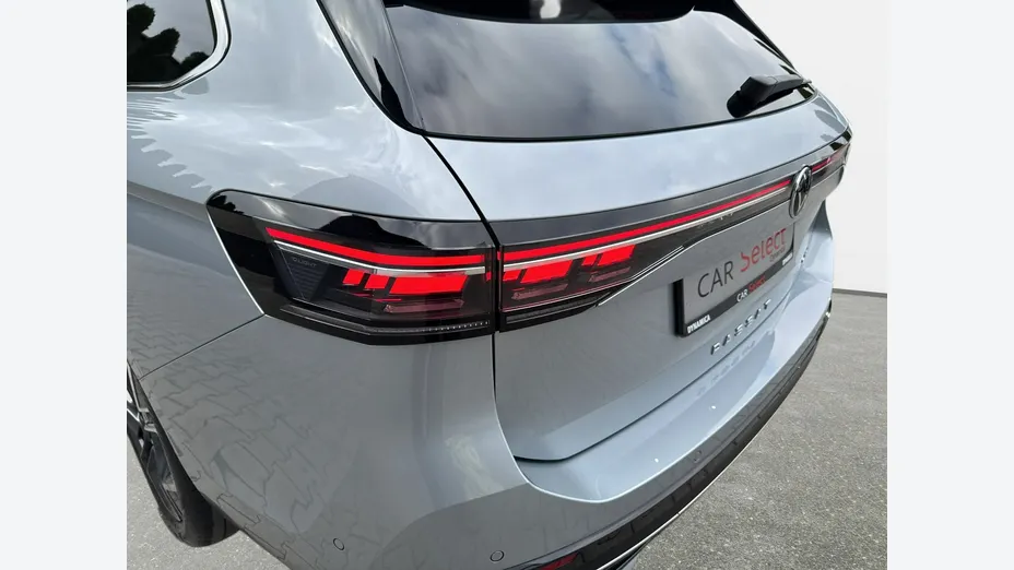 VOLKSWAGEN Passat -