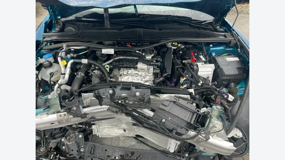 PEUGEOT 408 -