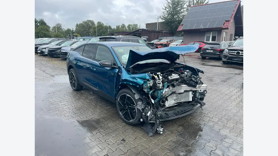 PEUGEOT 408 -