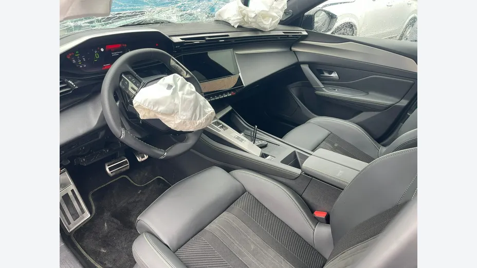 PEUGEOT 408 -