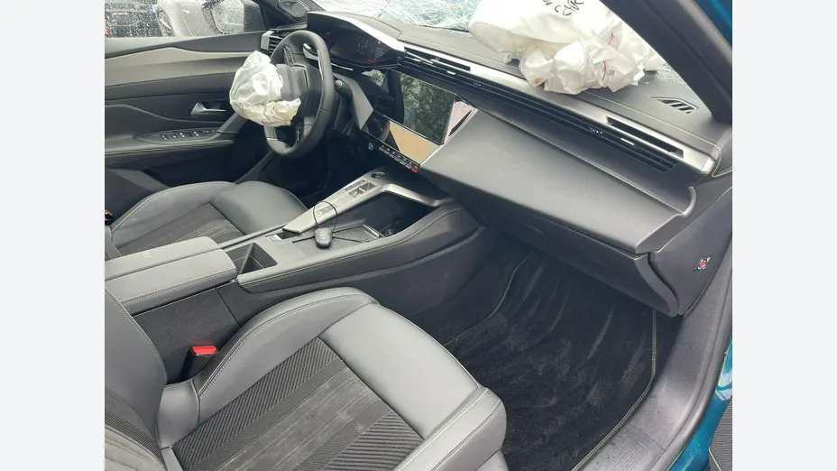PEUGEOT 408 -