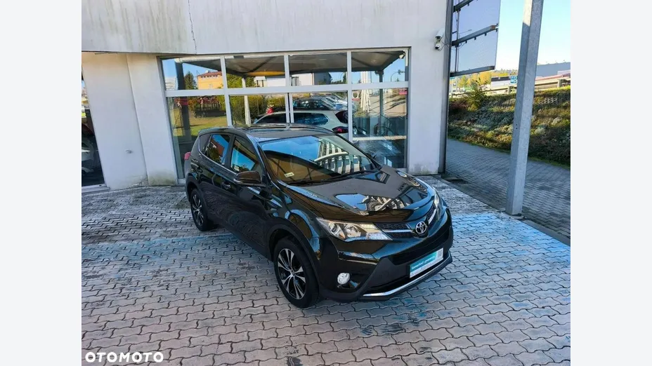 TOYOTA RAV4 -