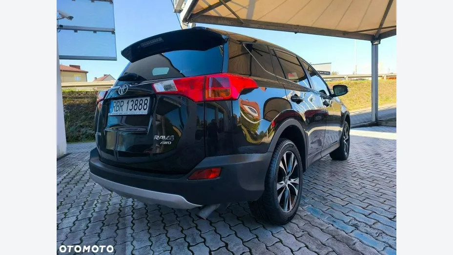 TOYOTA RAV4 -