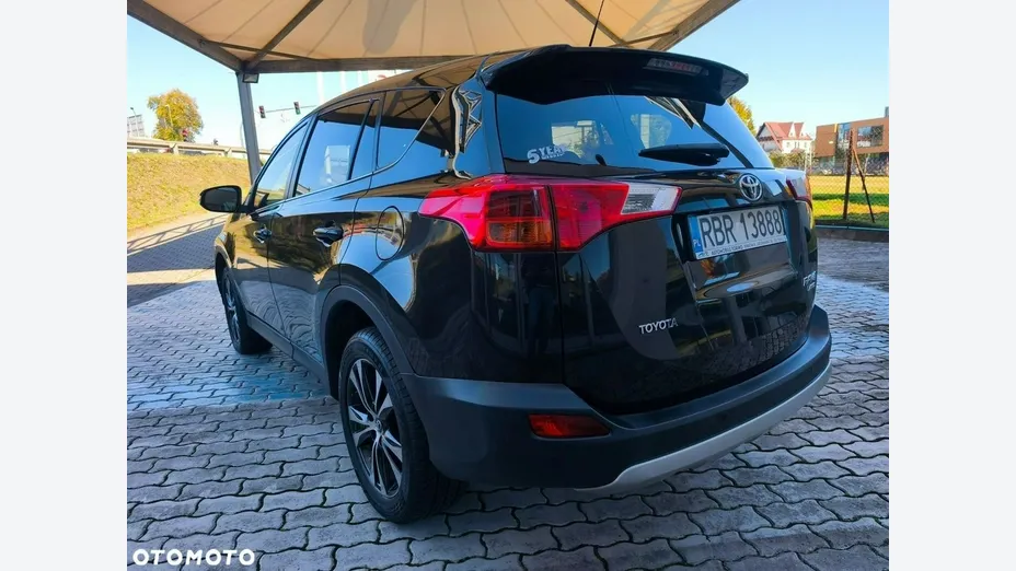 TOYOTA RAV4 -