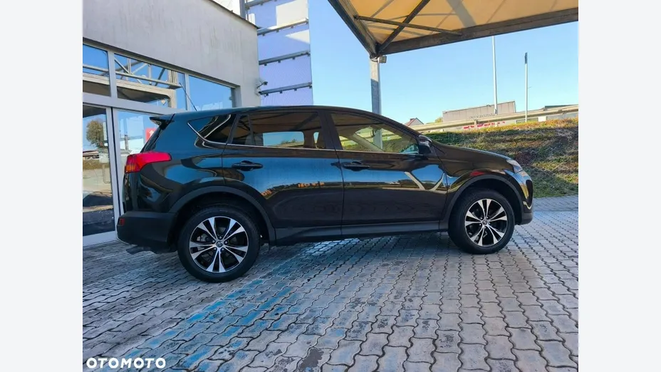 TOYOTA RAV4 -