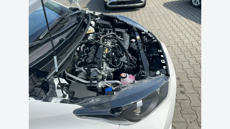 TOYOTA Yaris -