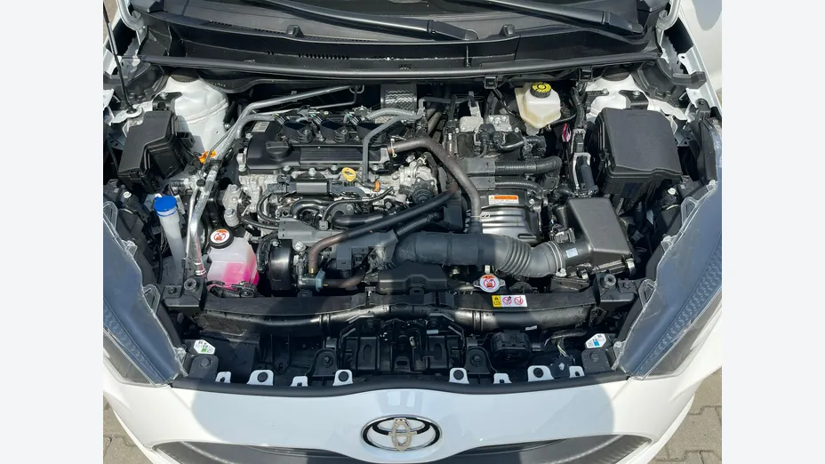 TOYOTA Yaris -