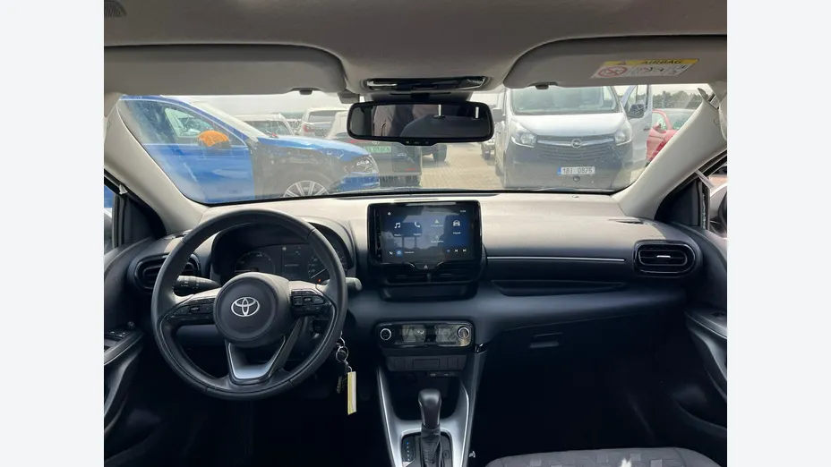 TOYOTA Yaris -