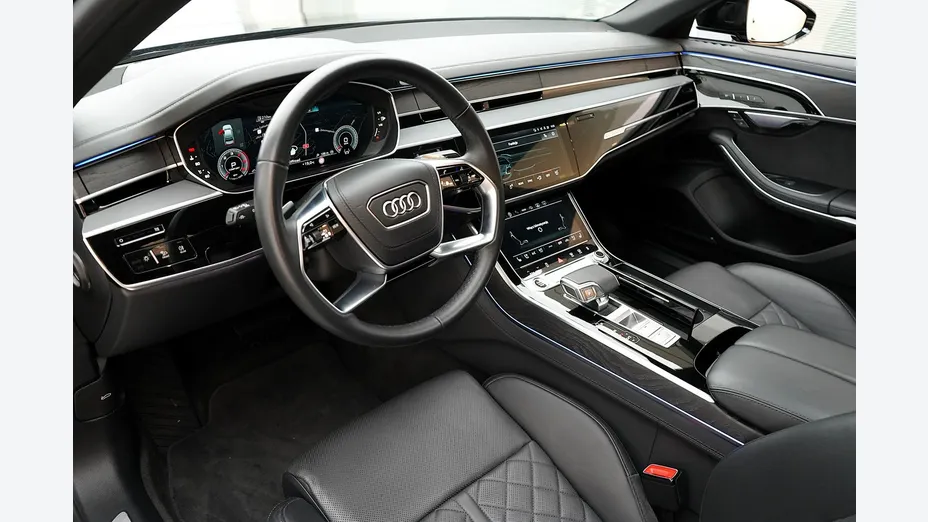 AUDI A8 -