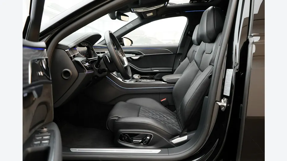 AUDI A8 -