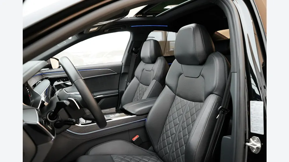 AUDI A8 -