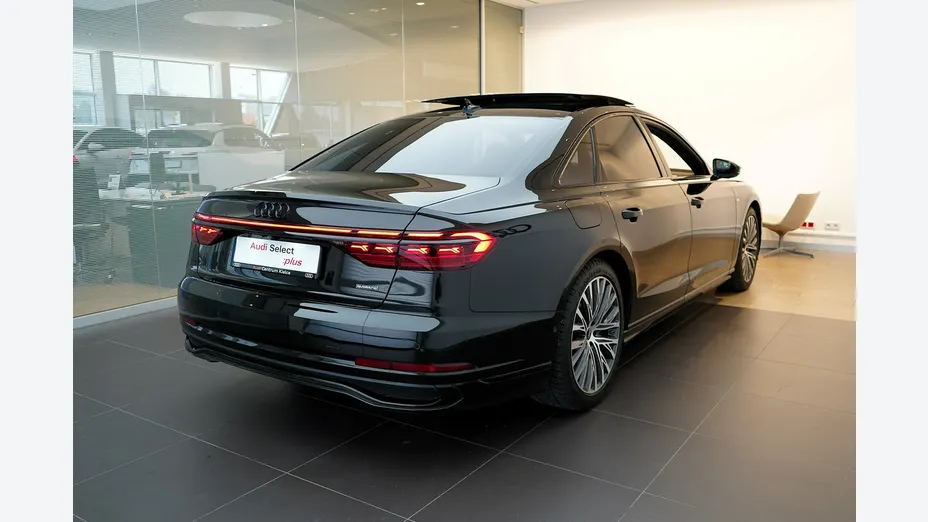 AUDI A8 -