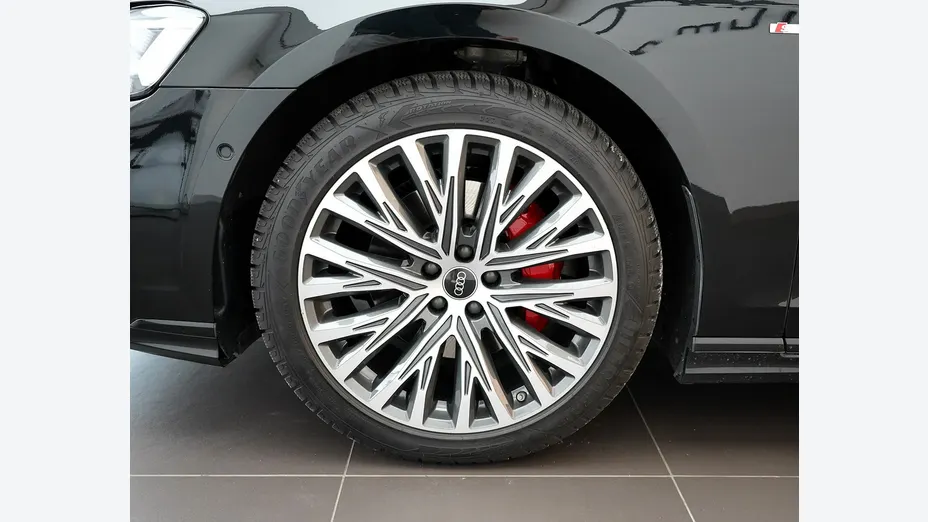AUDI A8 -
