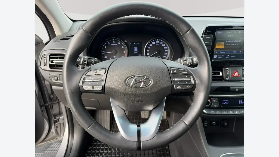HYUNDAI i30 -