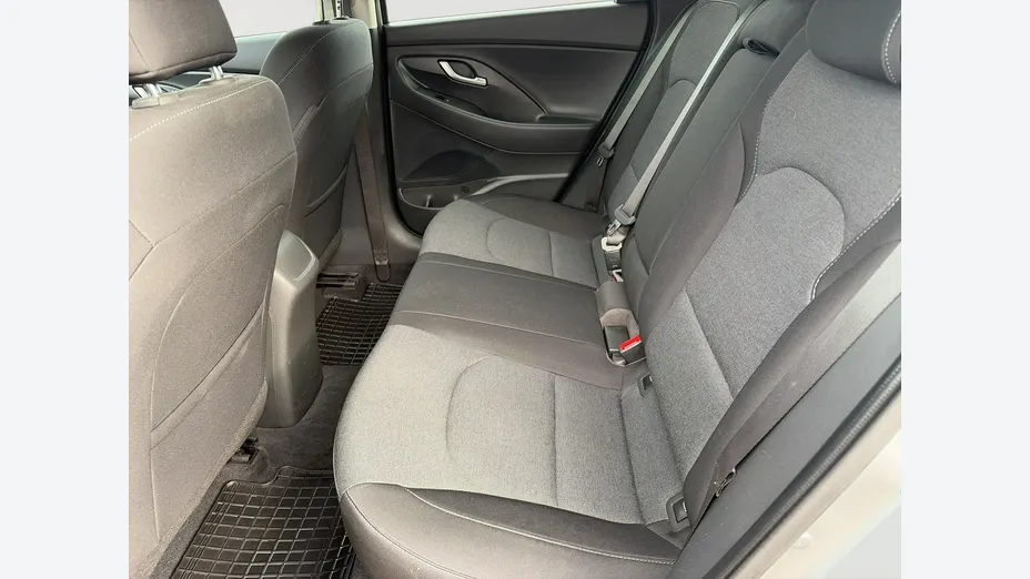 HYUNDAI i30 -