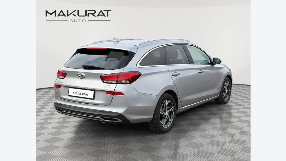 HYUNDAI i30 -