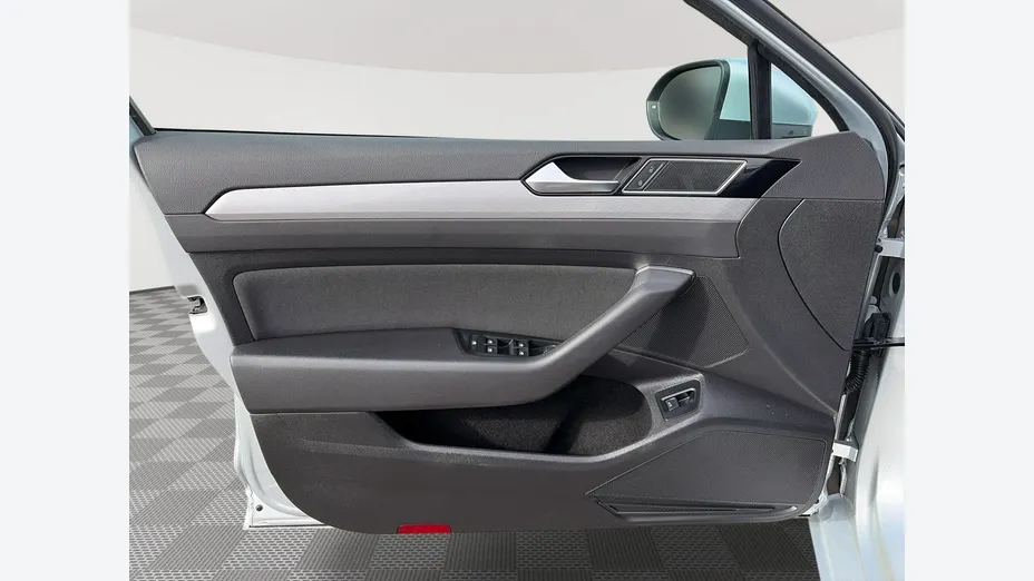 VOLKSWAGEN Passat -