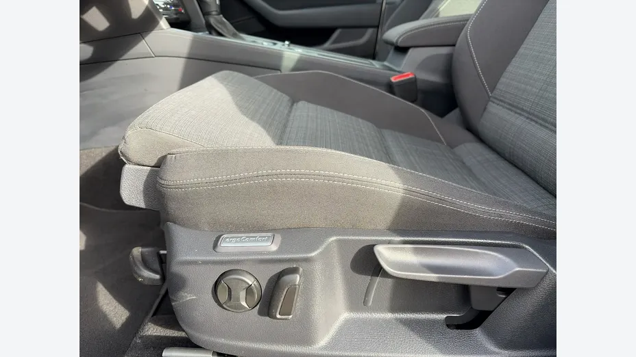 VOLKSWAGEN Passat -