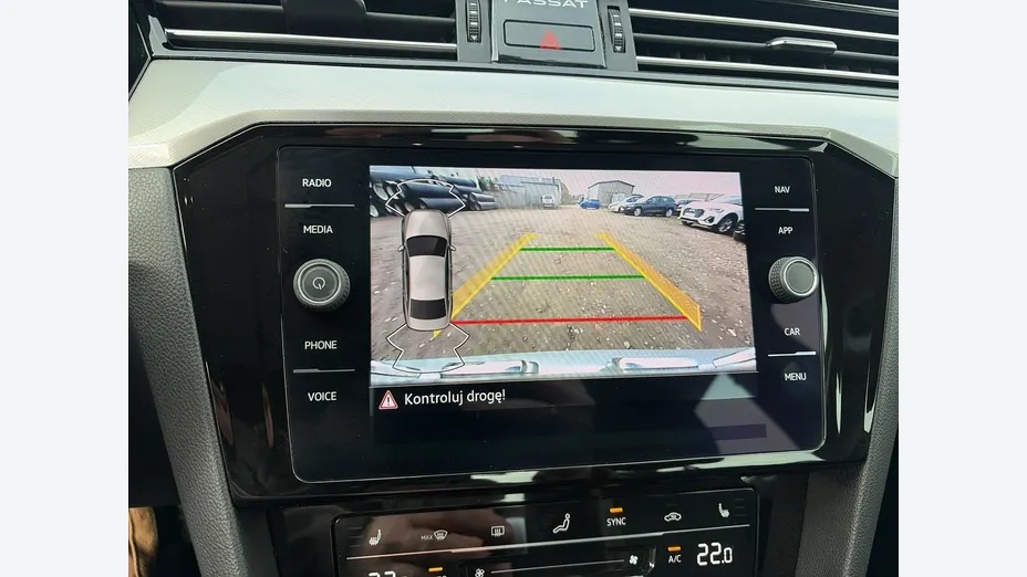 VOLKSWAGEN Passat -