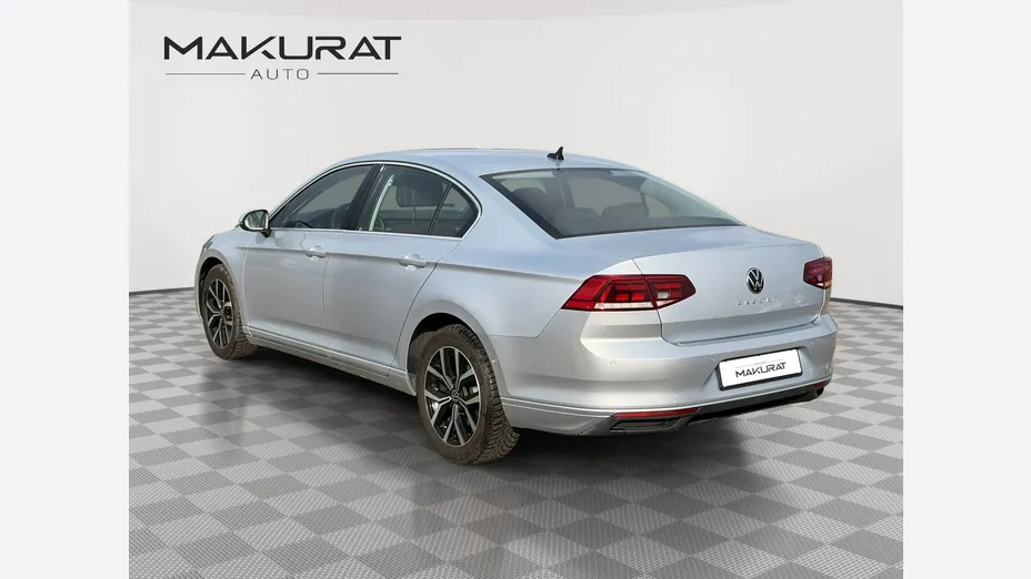 VOLKSWAGEN Passat -