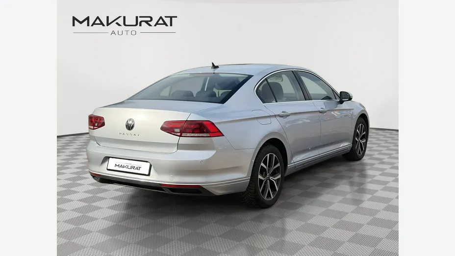 VOLKSWAGEN Passat -