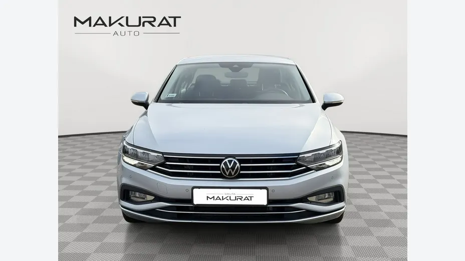 VOLKSWAGEN Passat -