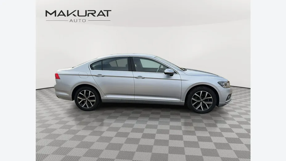 VOLKSWAGEN Passat -
