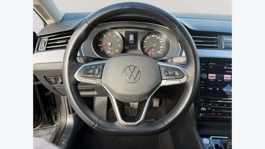 VOLKSWAGEN Passat -
