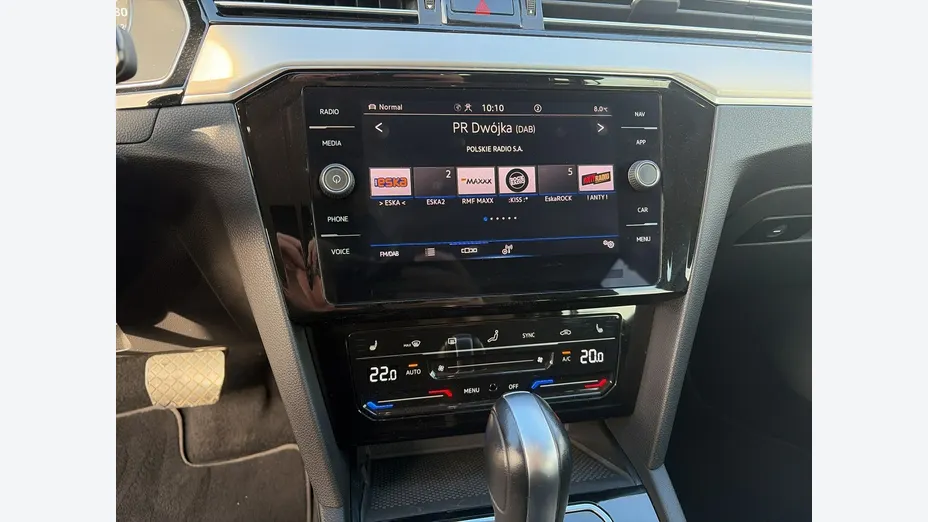 VOLKSWAGEN Passat -