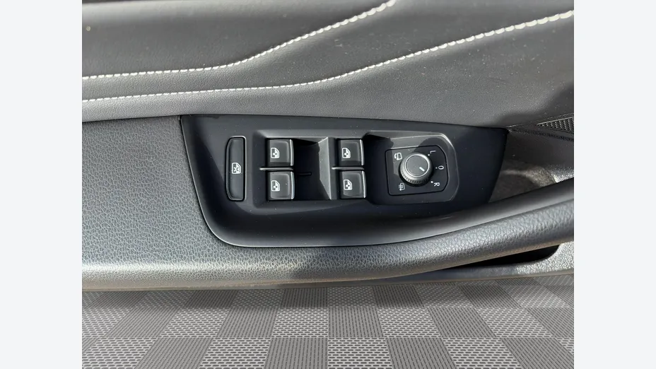 VOLKSWAGEN Passat -