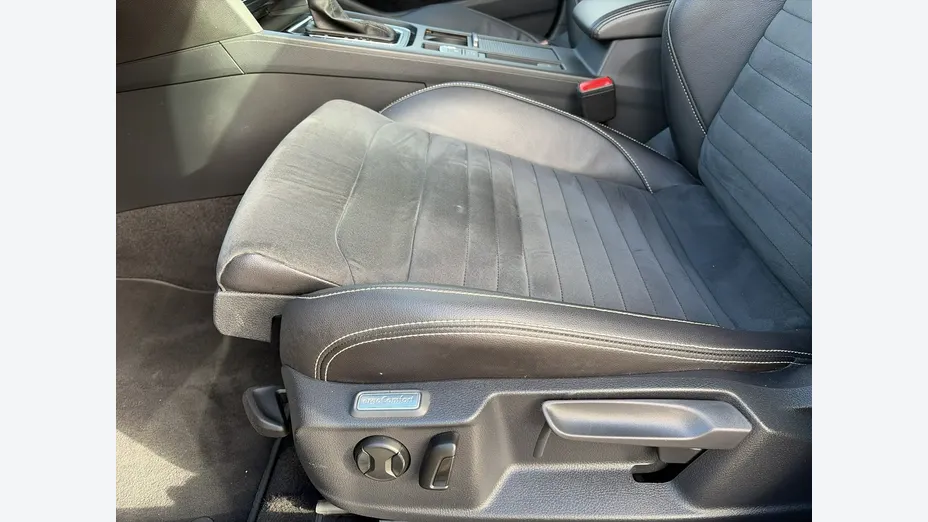 VOLKSWAGEN Passat -