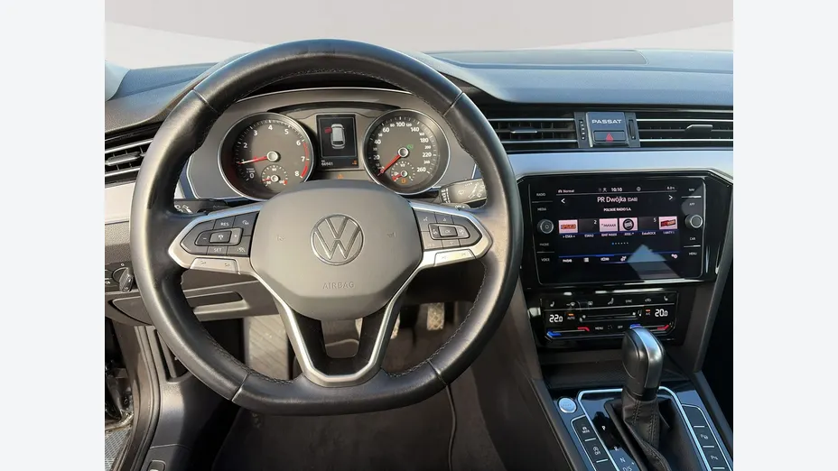 VOLKSWAGEN Passat -