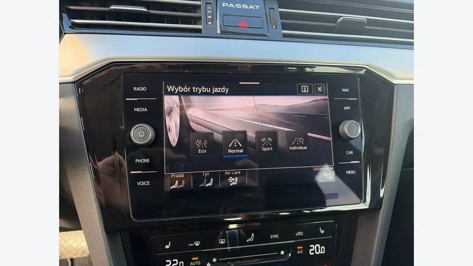 VOLKSWAGEN Passat -