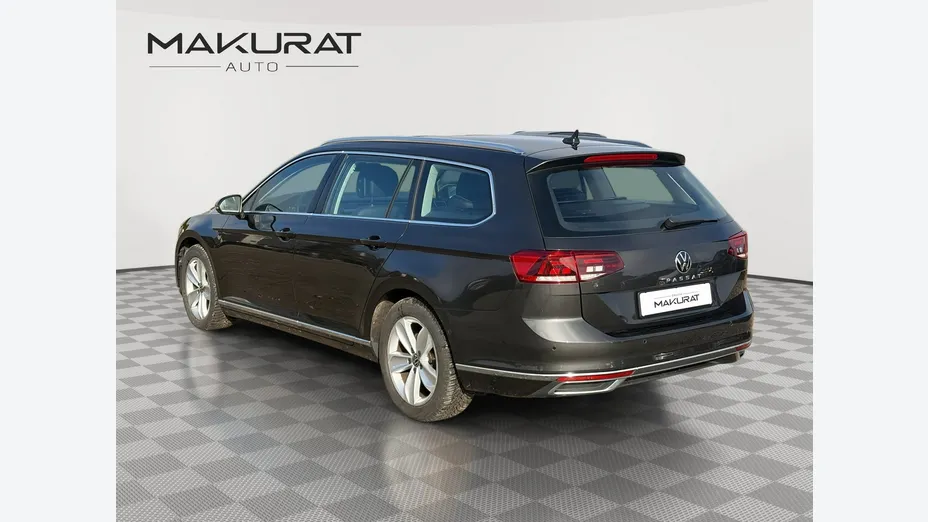 VOLKSWAGEN Passat -