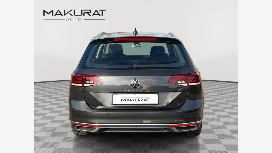 VOLKSWAGEN Passat -