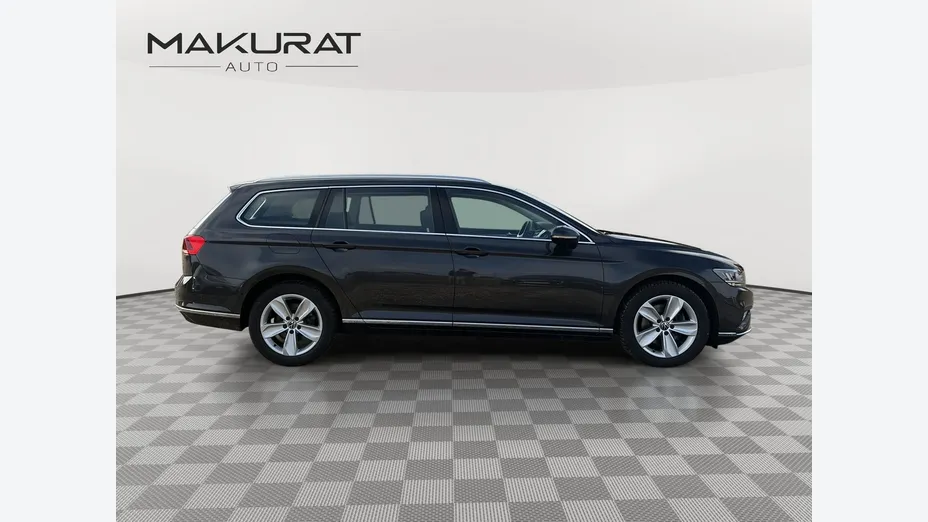 VOLKSWAGEN Passat -