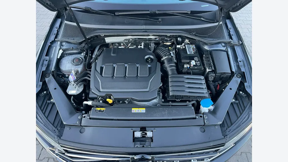 VOLKSWAGEN Passat -