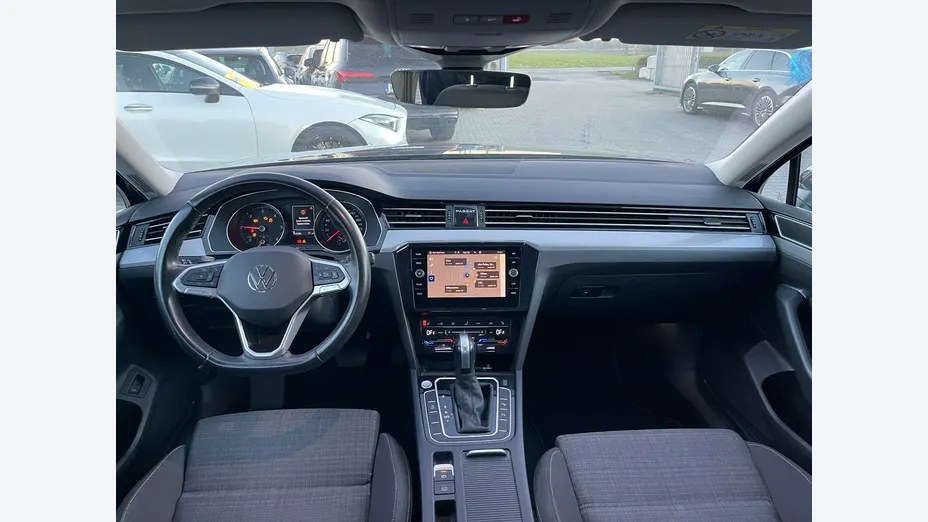 VOLKSWAGEN Passat -