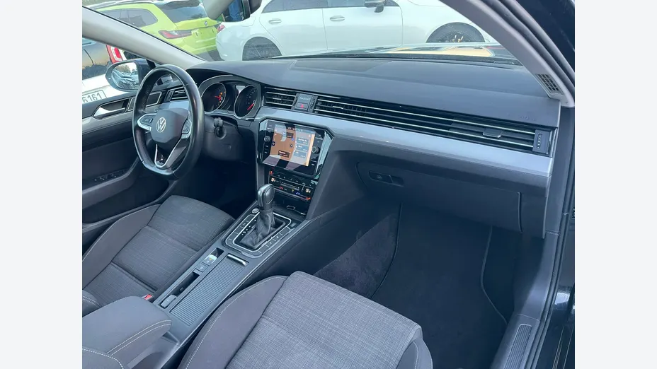 VOLKSWAGEN Passat -