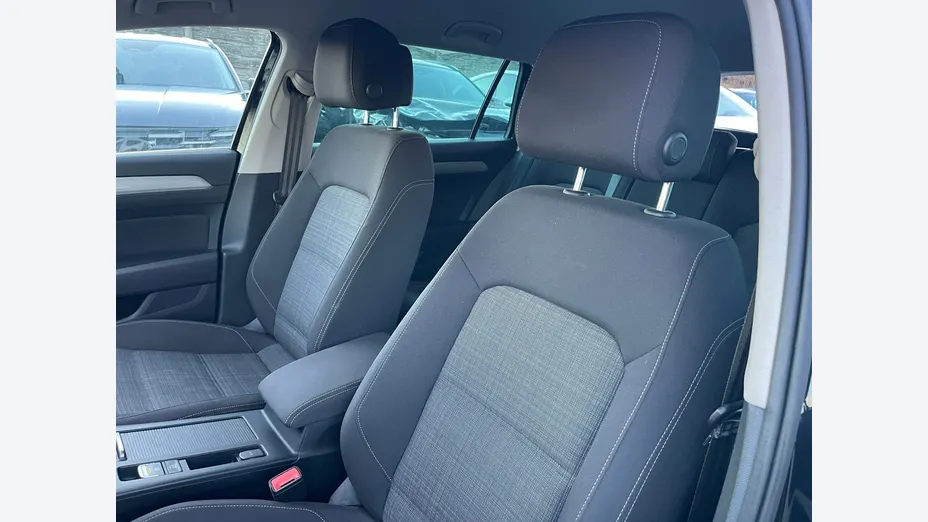 VOLKSWAGEN Passat -