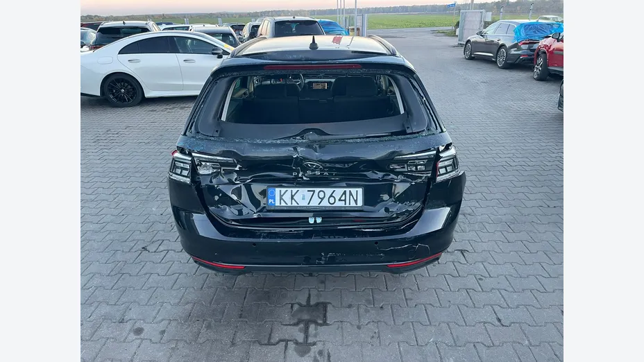 VOLKSWAGEN Passat -