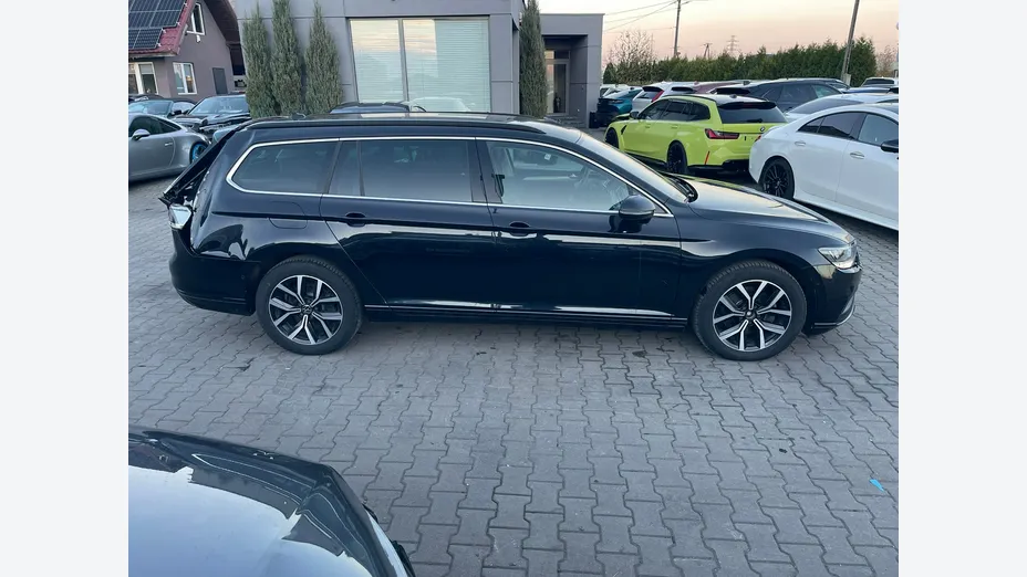 VOLKSWAGEN Passat -