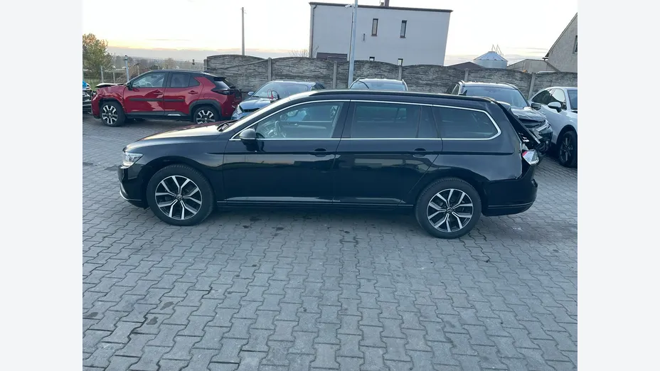 VOLKSWAGEN Passat -