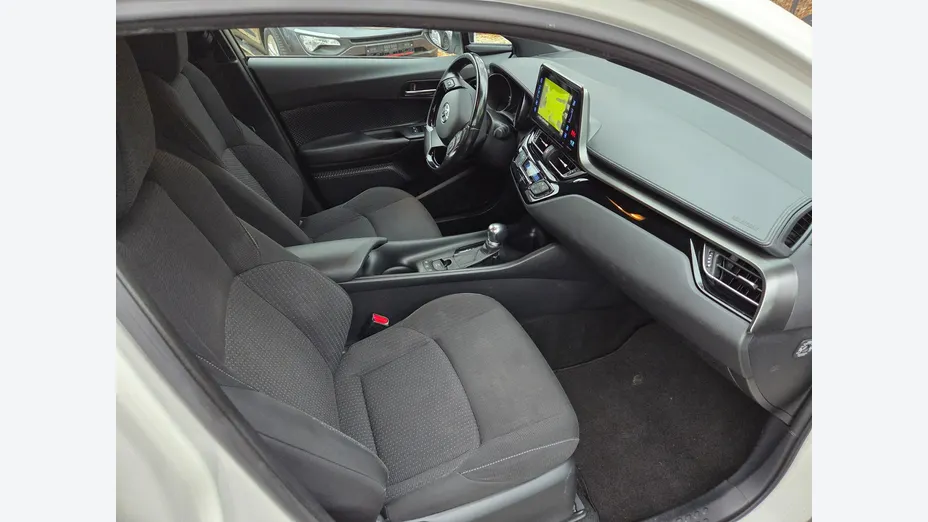 TOYOTA C-HR -