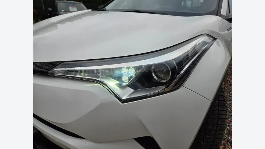 TOYOTA C-HR -