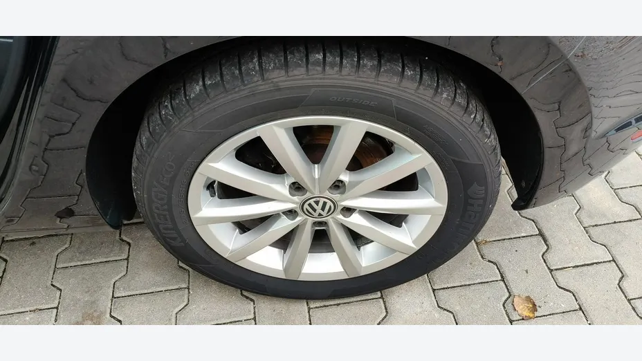 VOLKSWAGEN Golf Sportsvan -