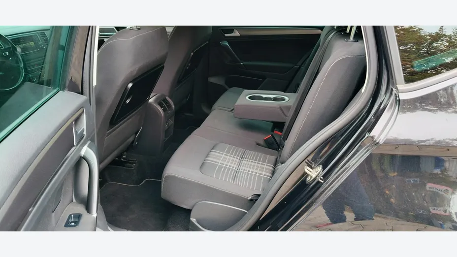 VOLKSWAGEN Golf Sportsvan -