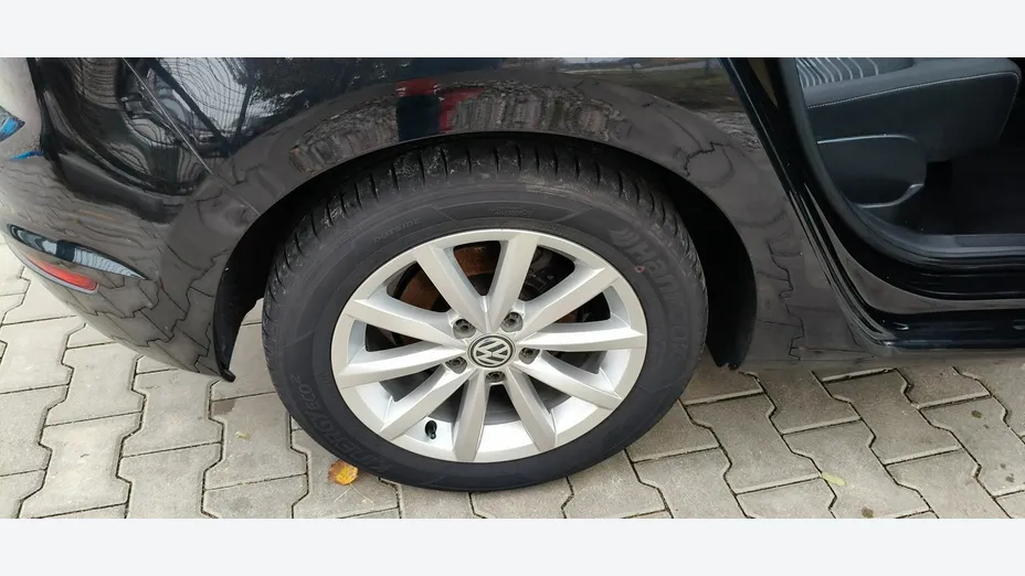 VOLKSWAGEN Golf Sportsvan -