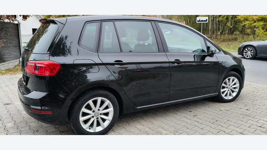 VOLKSWAGEN Golf Sportsvan -